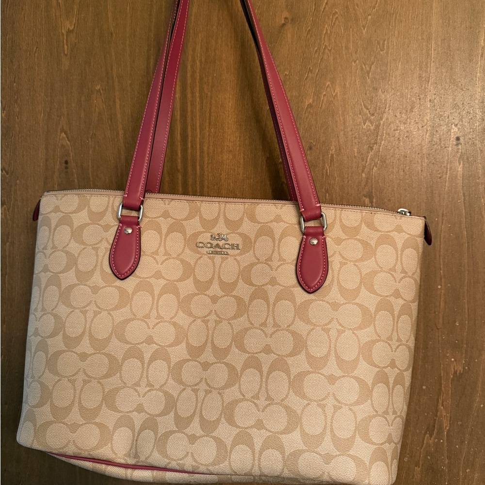 Coach Cream and Mauve Tote Bag with Signature Design